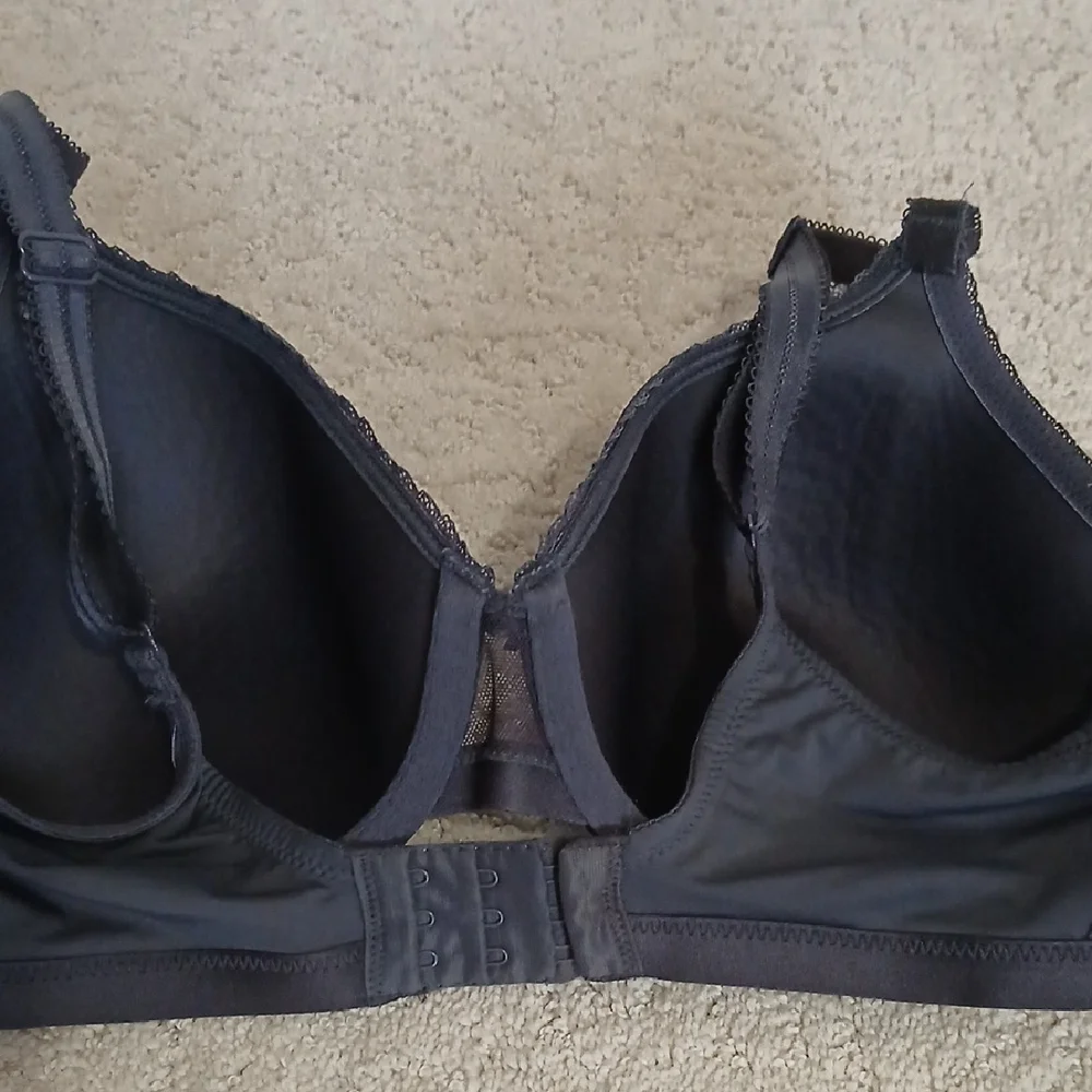 Wacoal Bras - Picture 9 of 12